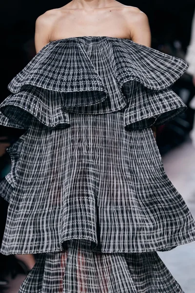 Look 13